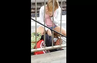 شقراء جميلة في جوارب بيضاء مثير افلام اجنبية مترجمة اباحية تبين لها حلق L.