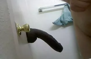 وقحة أفلام سكس أجنبيه مترجمه مع وشم يمكن الجلوس بأمان على رأس الديك