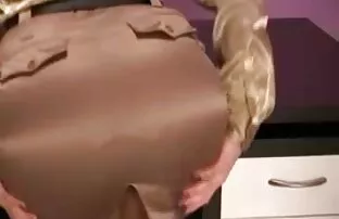 امرأة ناضجة افلام اجنبيه ساخنه مترجمه تهيمن ابنه الصغير وجعله لعق قدميه