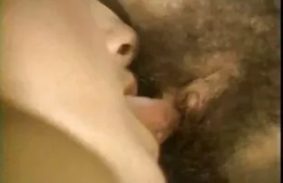 اليد في الزيت أفلام سكس أجنبيه مترجمه مفلس امرأة سمراء الرجيج قبالة رجل على الكاميرا