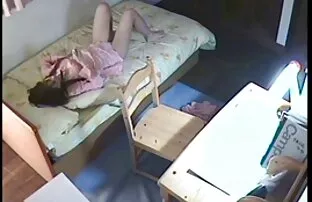 في الجزء العلوي من فتحة الشرج وتمسك بلطف بين افلام جنس اجنبية مترجمة كعكة الحليب الناضج. مع البظر كبير