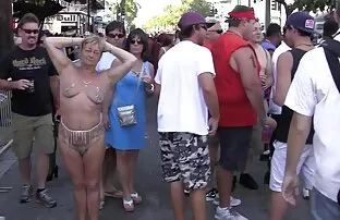 الرجل افلام اجنبي اباحيه مترجمه يسحب القضيب من الأمناء في المكتب