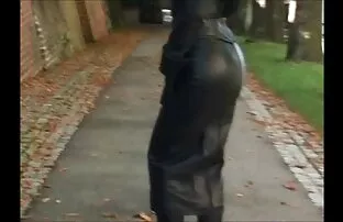 الرجل يدير لتبدو وكأنها فتاة تعبث افلام سكس مترجمه اجنبيه في doggystyle تشكل