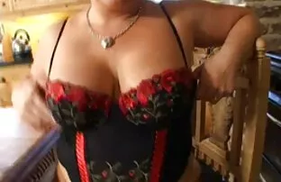 أريانا يونغ ، أمام افلام اجنبية مترجمة sex الهدف