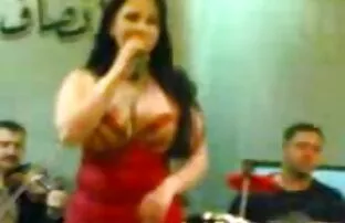 رجل من أفلام سكس أجنبيه مترجمه الصعب الانفجارات الأمين مع كبير الثدي